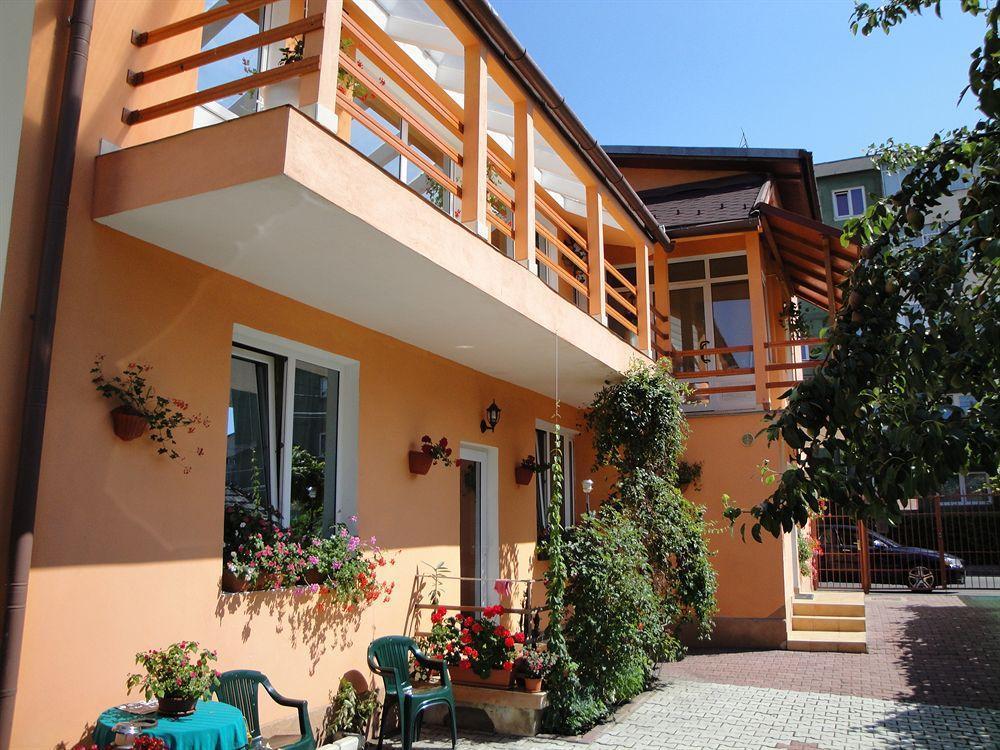 Suri Guesthouse Braşov Dış mekan fotoğraf